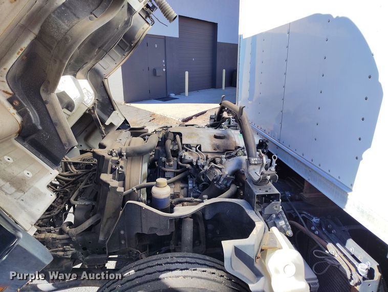 image for item DV6717 2010 Mitsubishi  Fuso box truck