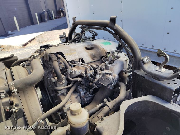 image for item DV6717 2010 Mitsubishi  Fuso box truck