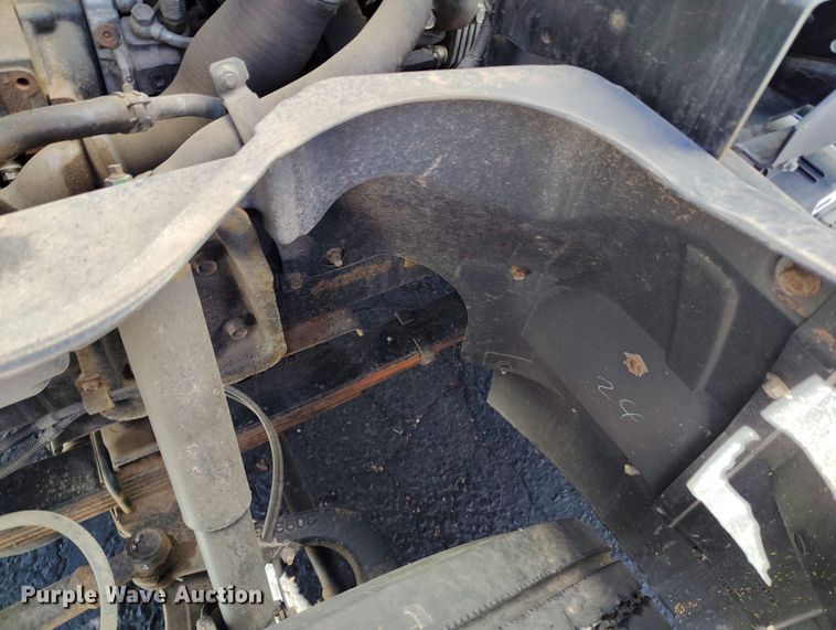 image for item DV6717 2010 Mitsubishi  Fuso box truck