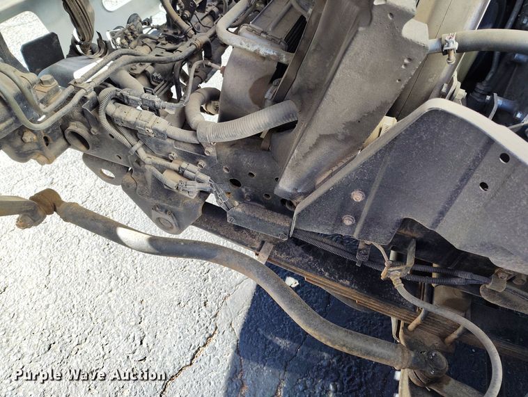 image for item DV6717 2010 Mitsubishi  Fuso box truck