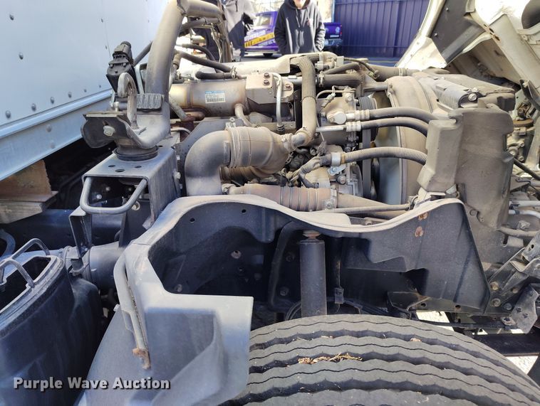 image for item DV6717 2010 Mitsubishi  Fuso box truck