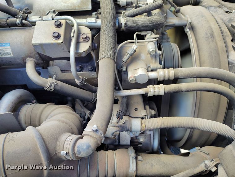 image for item DV6717 2010 Mitsubishi  Fuso box truck