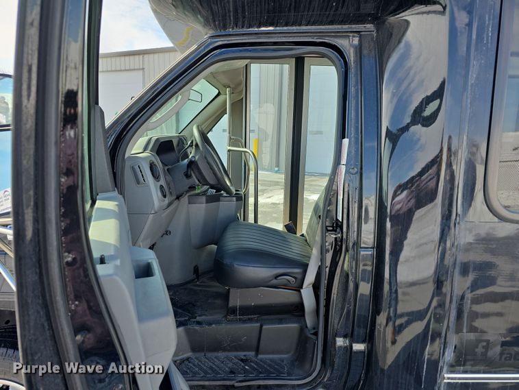 image for item DW3129 2012 Ford Econoline E350 party bus