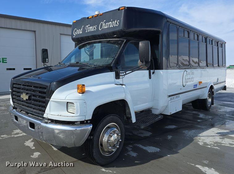 image for item DW3130 2007 Chevrolet C5500 party bus