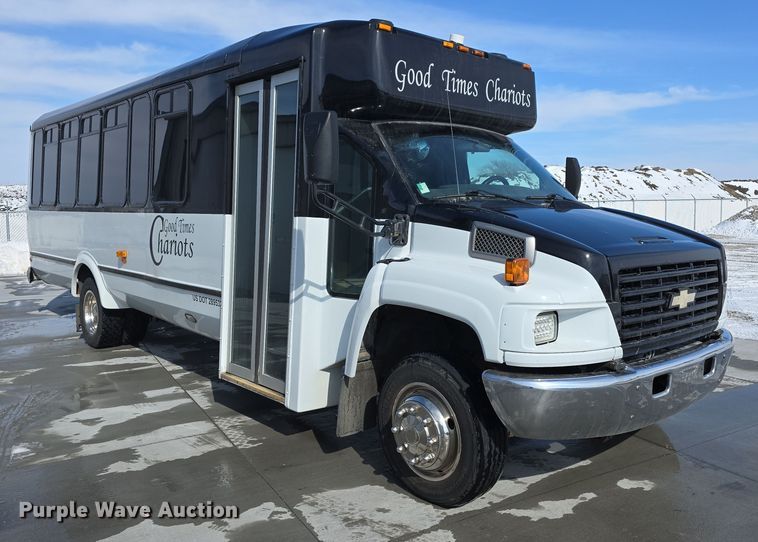 image for item DW3130 2007 Chevrolet C5500 party bus
