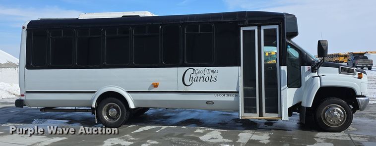 image for item DW3130 2007 Chevrolet C5500 party bus