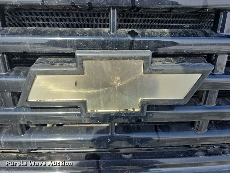 image for item DW3130 2007 Chevrolet C5500 party bus