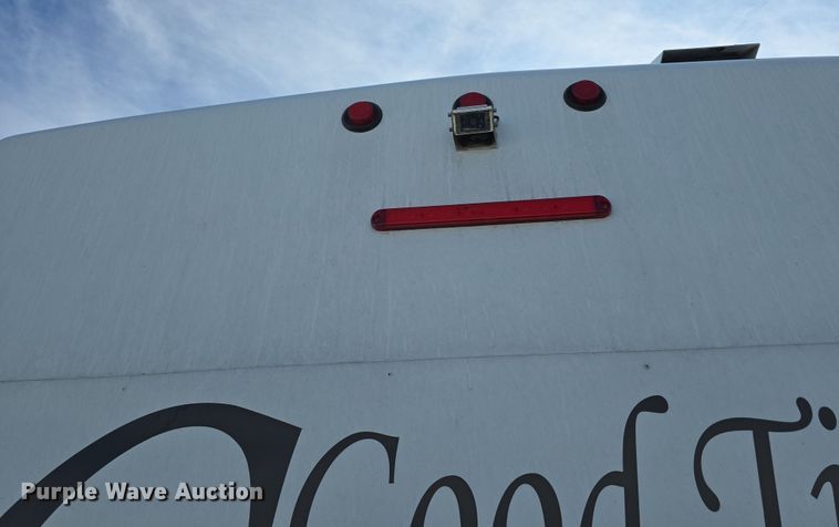 image for item DW3130 2007 Chevrolet C5500 party bus