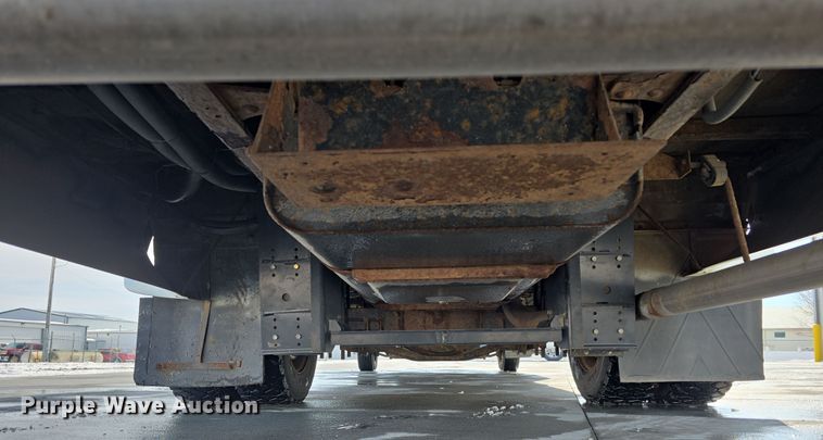 image for item DW3130 2007 Chevrolet C5500 party bus