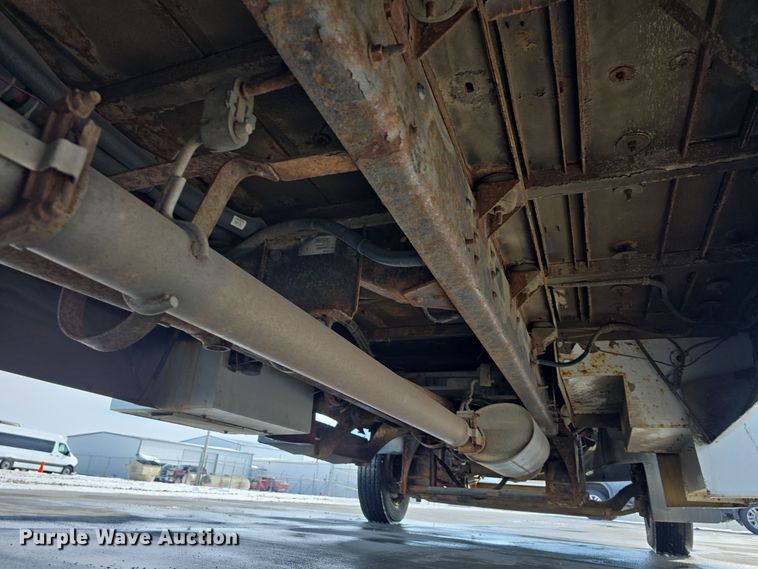 image for item DW3130 2007 Chevrolet C5500 party bus