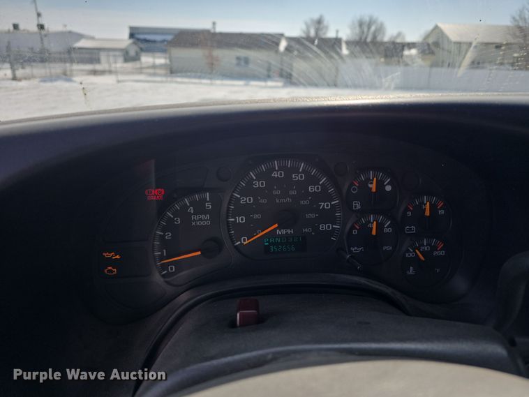 image for item DW3130 2007 Chevrolet C5500 party bus