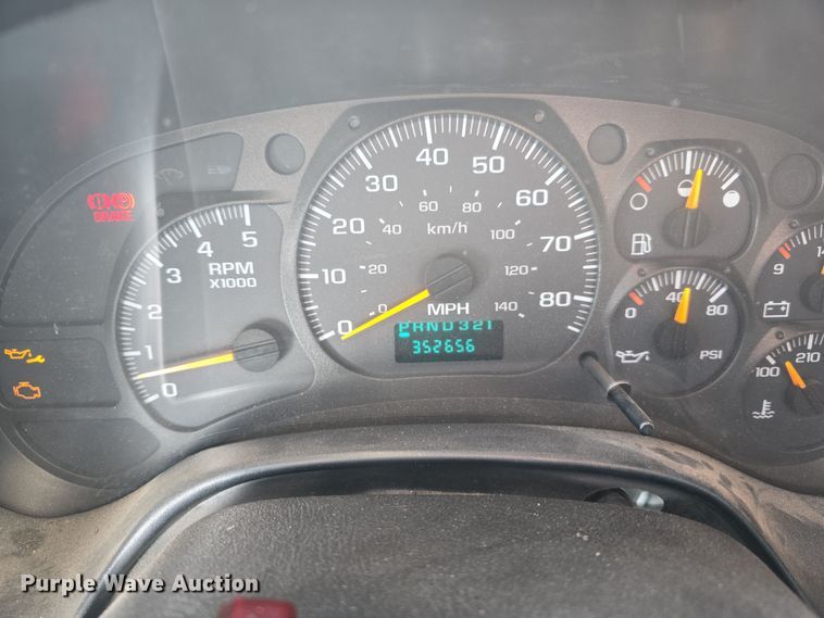 image for item DW3130 2007 Chevrolet C5500 party bus