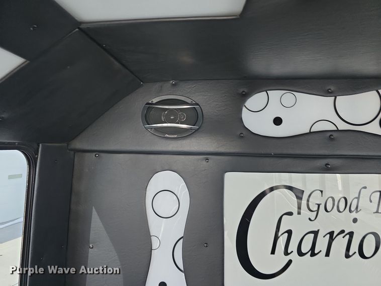 image for item DW3130 2007 Chevrolet C5500 party bus