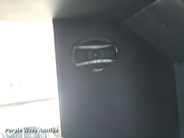 image for item DW3130 2007 Chevrolet C5500 party bus