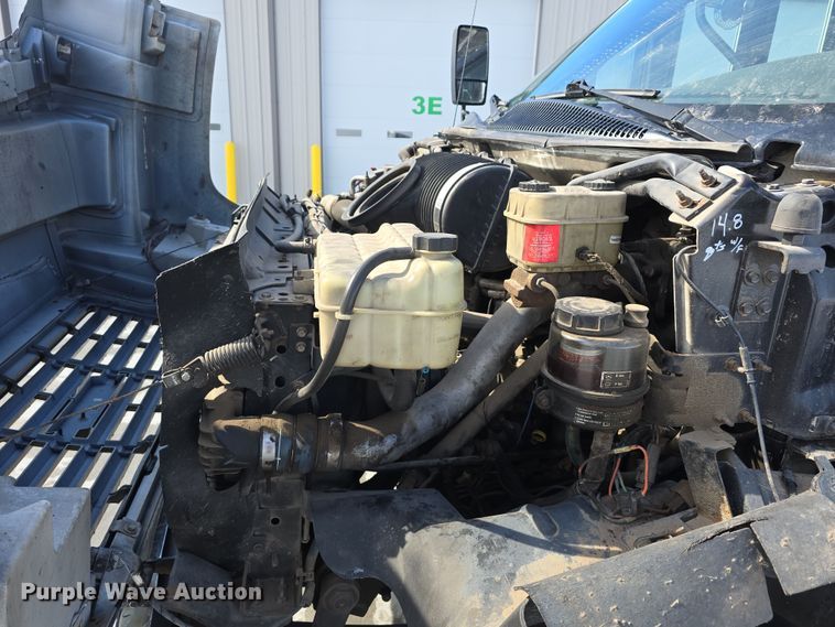 image for item DW3130 2007 Chevrolet C5500 party bus