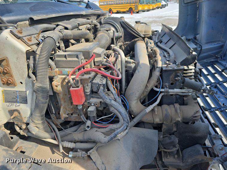 image for item DW3130 2007 Chevrolet C5500 party bus