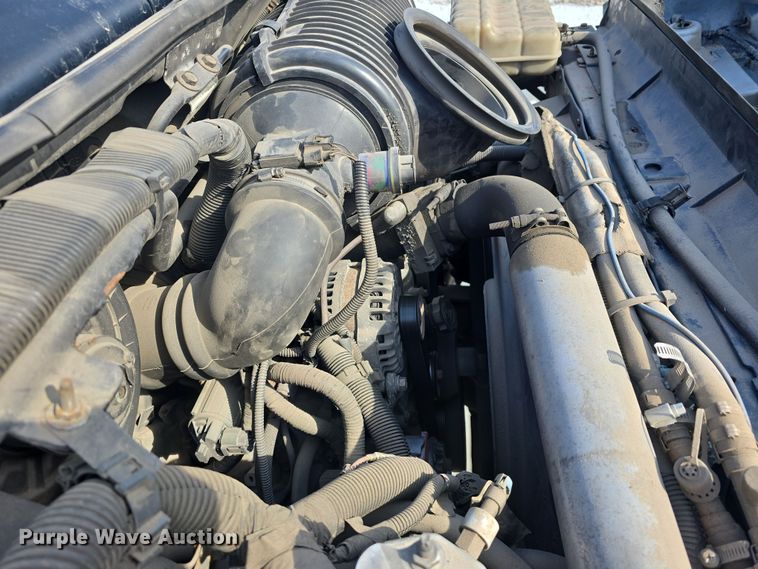 image for item DW3130 2007 Chevrolet C5500 party bus