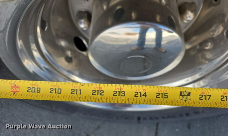 image for item DW3130 2007 Chevrolet C5500 party bus