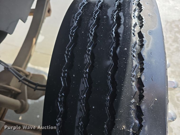 image for item DW3130 2007 Chevrolet C5500 party bus