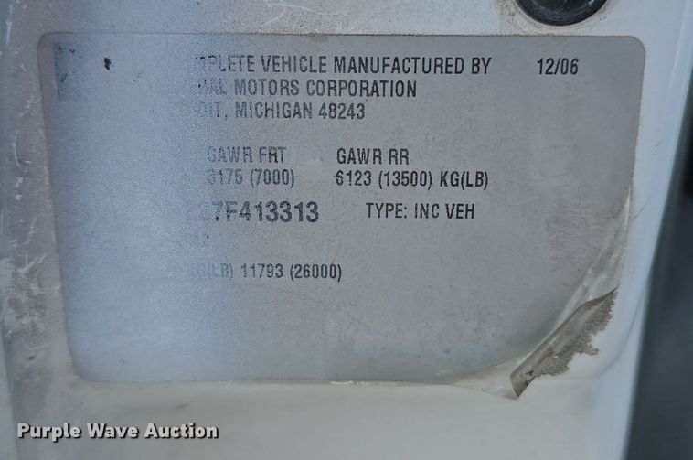 image for item DW3130 2007 Chevrolet C5500 party bus