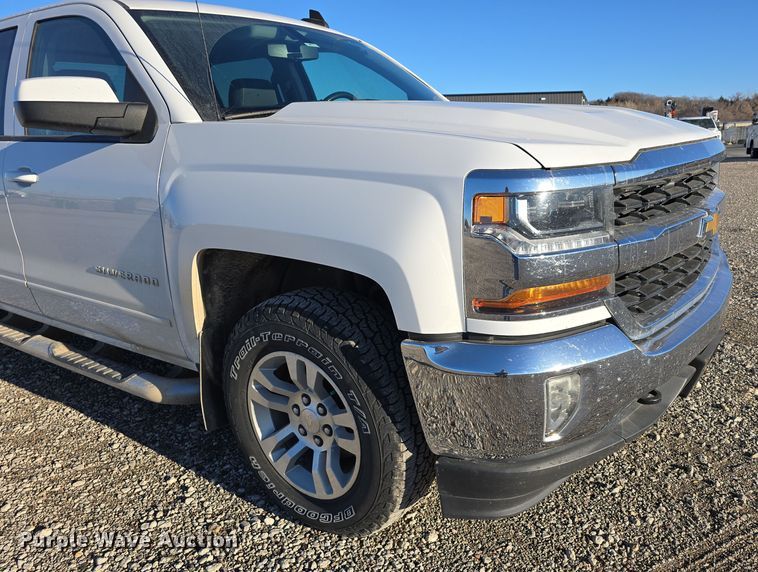 image for item DW3166 2018 Chevrolet Silverado 1500 Crew Cab pickup truck