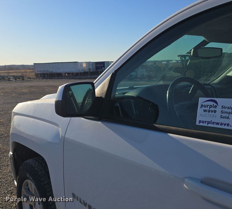 image for item DW3166 2018 Chevrolet Silverado 1500 Crew Cab pickup truck