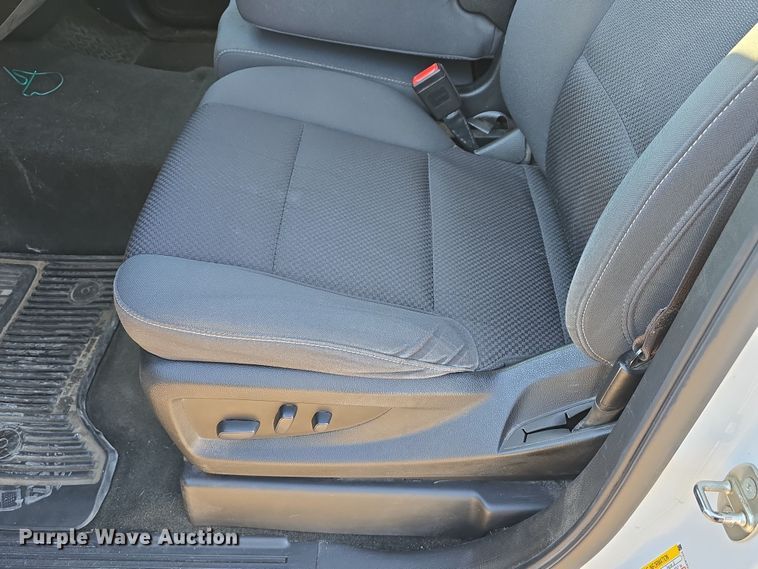 image for item DW3166 2018 Chevrolet Silverado 1500 Crew Cab pickup truck