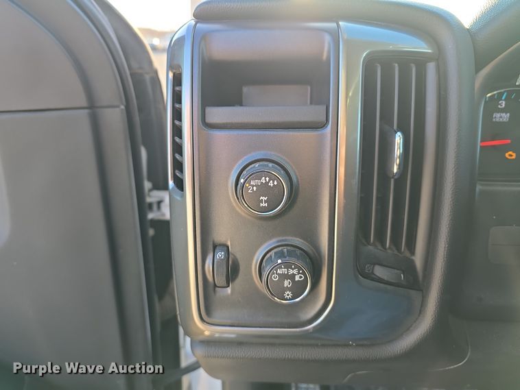 image for item DW3166 2018 Chevrolet Silverado 1500 Crew Cab pickup truck