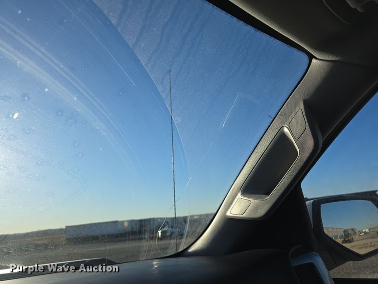 image for item DW3166 2018 Chevrolet Silverado 1500 Crew Cab pickup truck