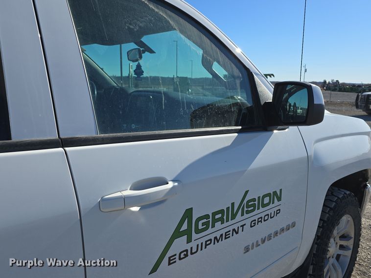 image for item DW3168 2018 Chevrolet Silverado 1500 Double Cab pickup truck