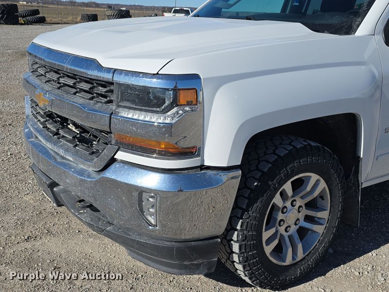 image for item DW3168 2018 Chevrolet Silverado 1500 Double Cab pickup truck