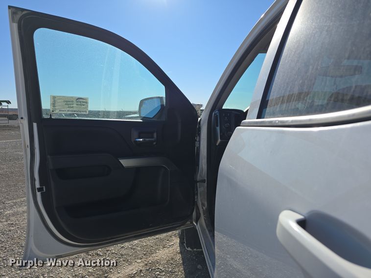 image for item DW3168 2018 Chevrolet Silverado 1500 Double Cab pickup truck