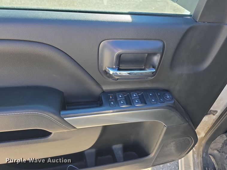 image for item DW3168 2018 Chevrolet Silverado 1500 Double Cab pickup truck