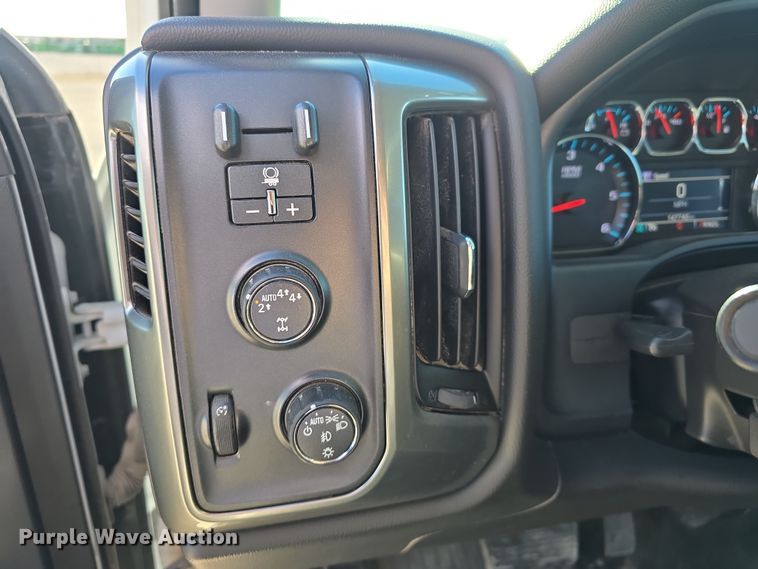 image for item DW3168 2018 Chevrolet Silverado 1500 Double Cab pickup truck