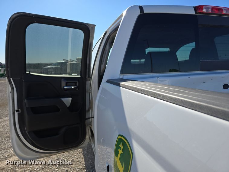 image for item DW3168 2018 Chevrolet Silverado 1500 Double Cab pickup truck