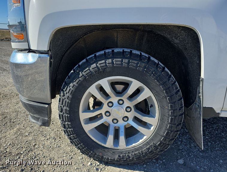 image for item DW3168 2018 Chevrolet Silverado 1500 Double Cab pickup truck