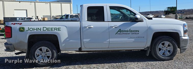 image for item DW3169 2018 Chevrolet Silverado 1500 LT Double Cab pickup truck