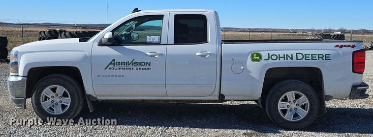 image for item DW3169 2018 Chevrolet Silverado 1500 LT Double Cab pickup truck