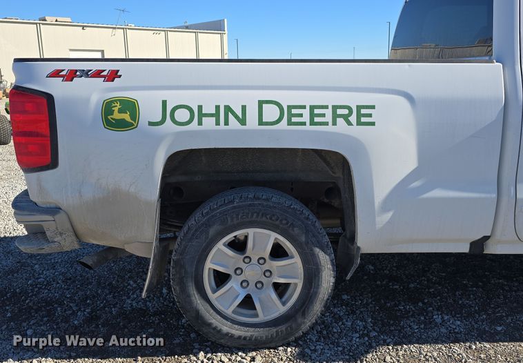 image for item DW3169 2018 Chevrolet Silverado 1500 LT Double Cab pickup truck