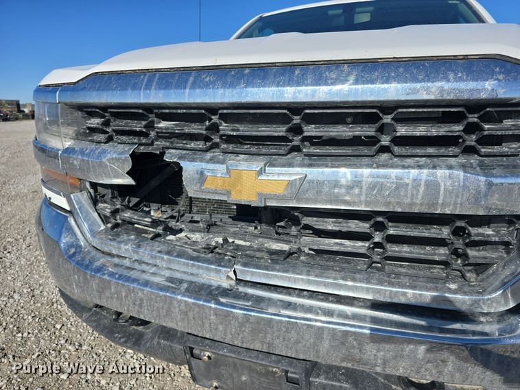 image for item DW3169 2018 Chevrolet Silverado 1500 LT Double Cab pickup truck