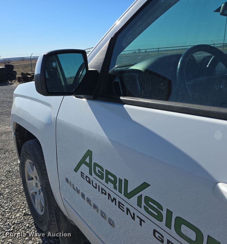 image for item DW3169 2018 Chevrolet Silverado 1500 LT Double Cab pickup truck