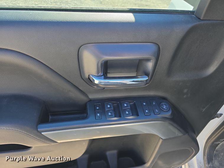 image for item DW3169 2018 Chevrolet Silverado 1500 LT Double Cab pickup truck