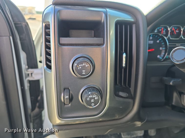 image for item DW3169 2018 Chevrolet Silverado 1500 LT Double Cab pickup truck