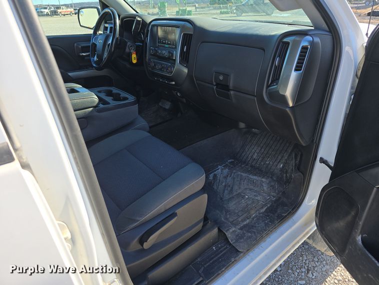 image for item DW3169 2018 Chevrolet Silverado 1500 LT Double Cab pickup truck