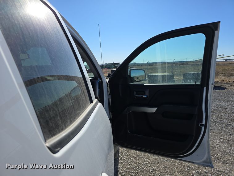 image for item DW3169 2018 Chevrolet Silverado 1500 LT Double Cab pickup truck