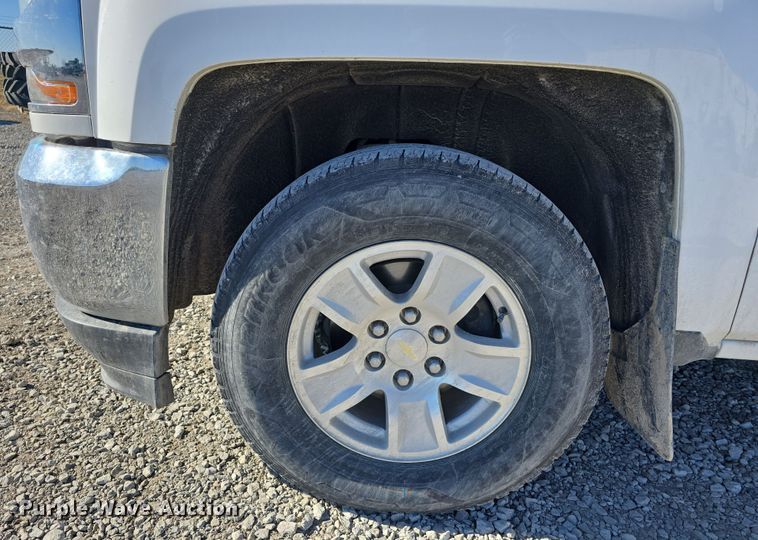 image for item DW3169 2018 Chevrolet Silverado 1500 LT Double Cab pickup truck