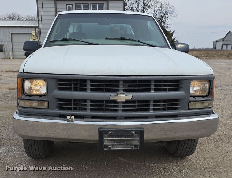 image for item DW3176 2000 Chevrolet C2500 Ext. Cab utility bed pickup truck