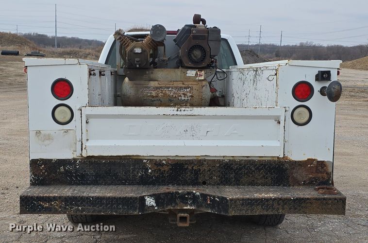 image for item DW3176 2000 Chevrolet C2500 Ext. Cab utility bed pickup truck