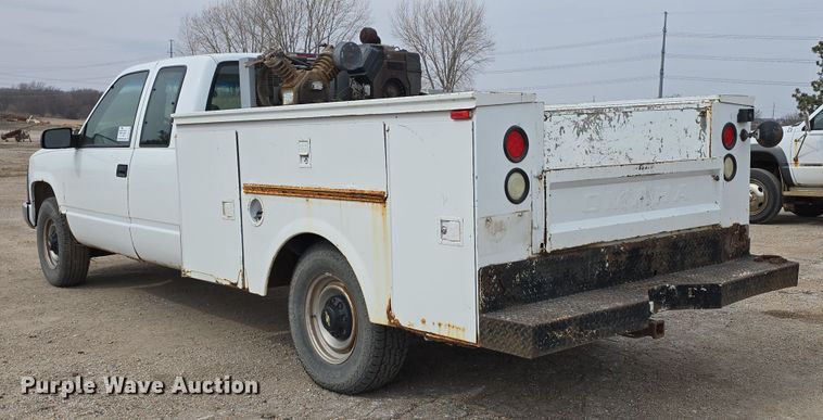 image for item DW3176 2000 Chevrolet C2500 Ext. Cab utility bed pickup truck