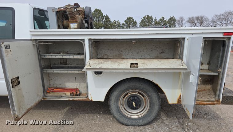 image for item DW3176 2000 Chevrolet C2500 Ext. Cab utility bed pickup truck